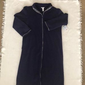 Long sleeve zip front robe with pockets